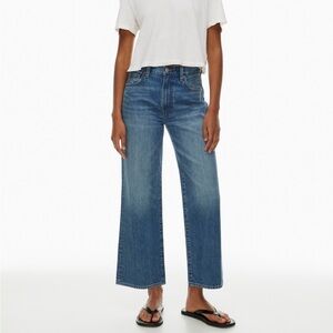 Denim Forum The Farrah Hi-rise Wide Cropped
High-rise wide-leg cropped jeans 25